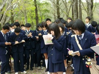 高1研究所見学C組島 003